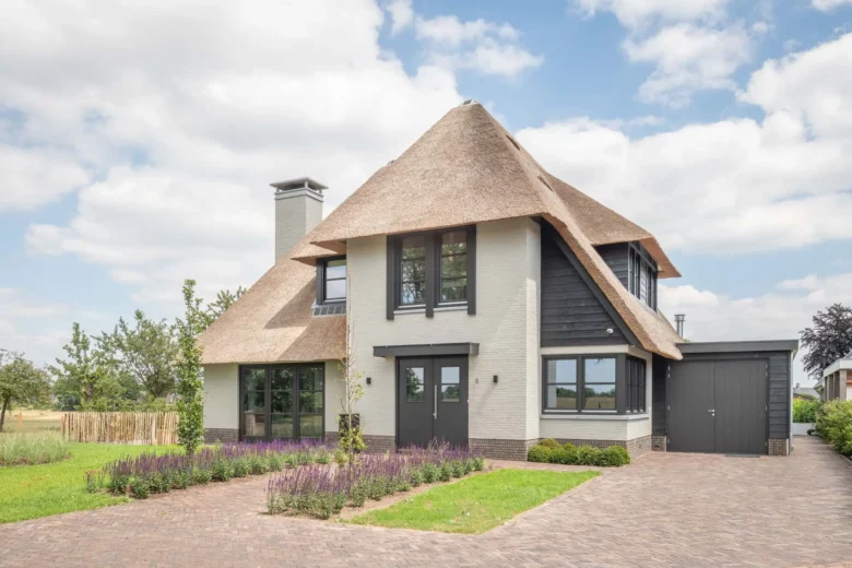 Moderne Woning met Rietenkap