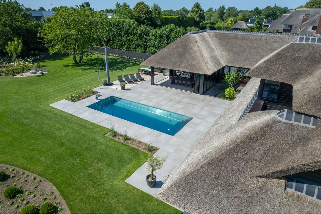 Rietgedekte Villa