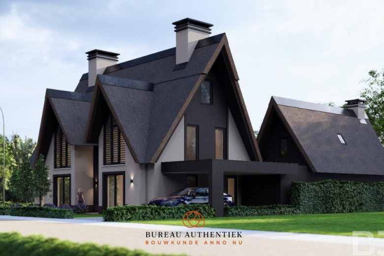 Statige woning met rieten kappen