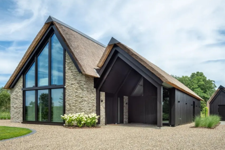 Landelijke villa in een krachtig lijnenspel