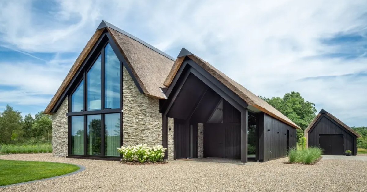 Landelijke villa in een krachtig lijnenspel