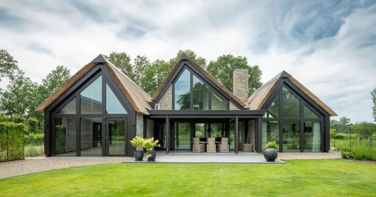 Landelijke villa in een krachtig lijnenspel