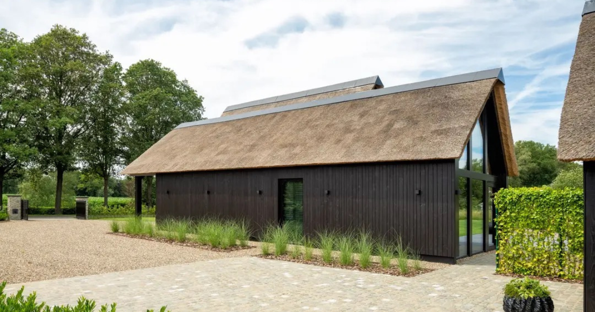 Landelijke villa in een krachtig lijnenspel