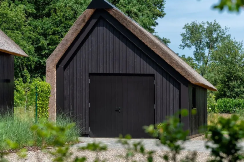 Landelijke villa in een krachtig lijnenspel