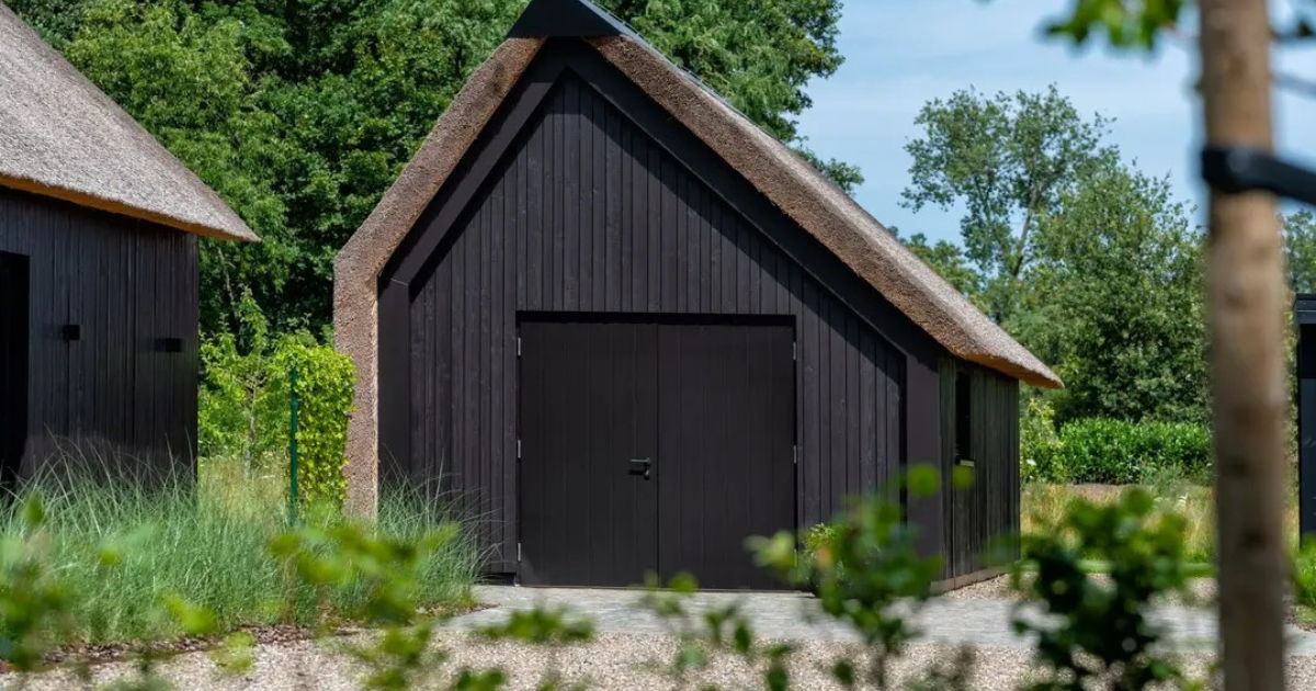 Landelijke villa in een krachtig lijnenspel